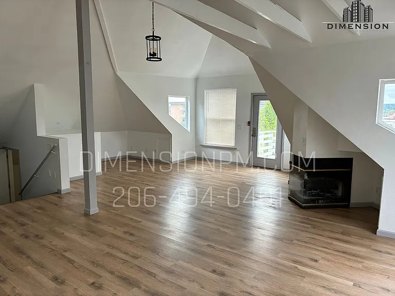 GH 121 W 3rd St — Photo 4