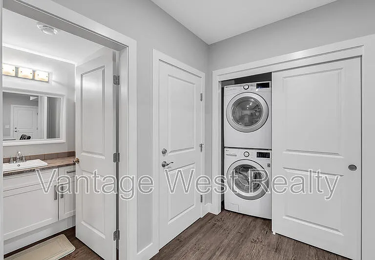2580B Crown Crest Dr — Photo 7