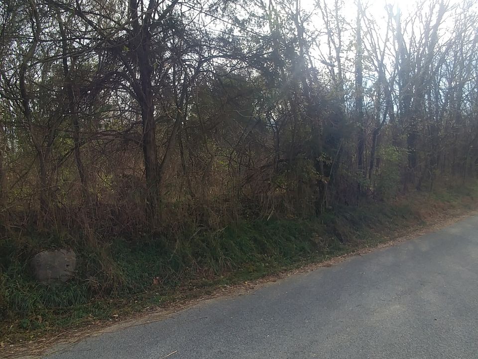 2nd image of Tommytown Rd #6