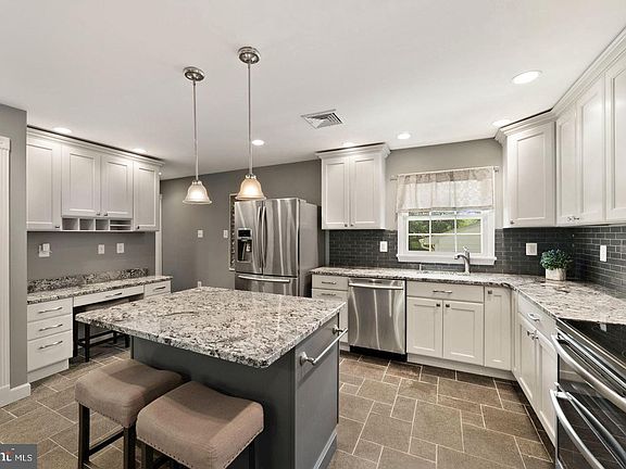 5th image of 5291 Merry Oaks Rd