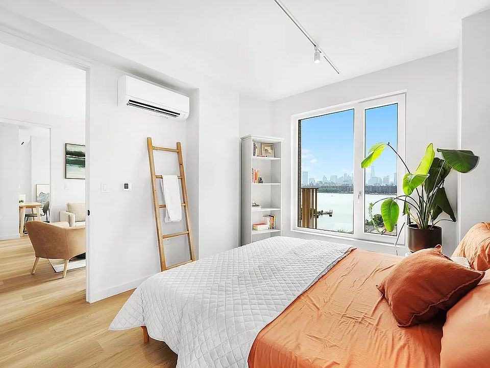 1st image of 16 West St #822