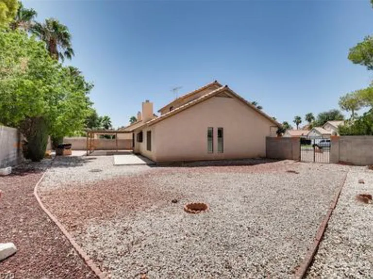 4824 Norway Ln — Photo 15