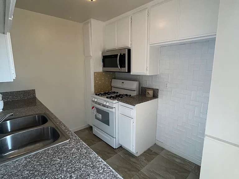 14157 Vanowen St #101 — Photo 12