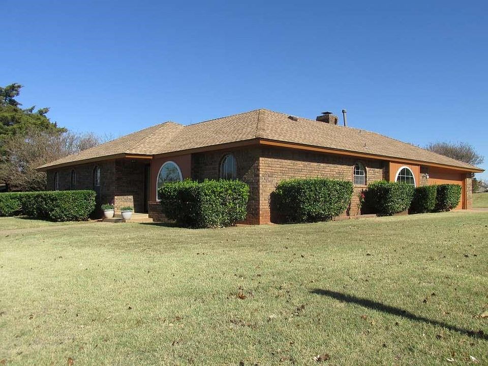 1st image of 300 Hardy Dr