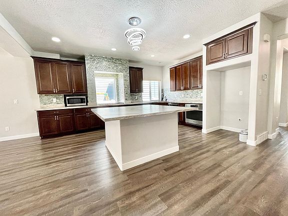3rd image of 10924 S Glenda Ln