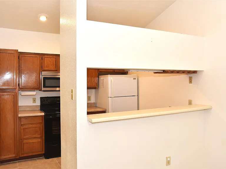 2121 El Paseo St #2000 — Photo 9