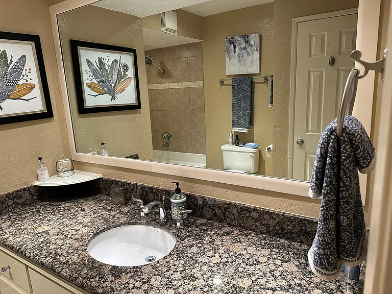 1017 1/2 Valley Crest Dr — Photo 6