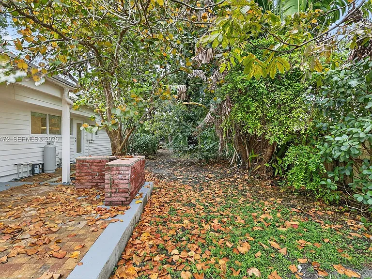 6395 SW 42nd Ter — Photo 18