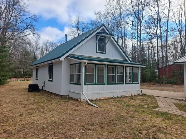 6341 Woodridge Dr, Lake, MI 48632