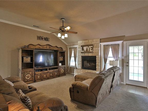 3rd image of 341 Sugarberry Ave