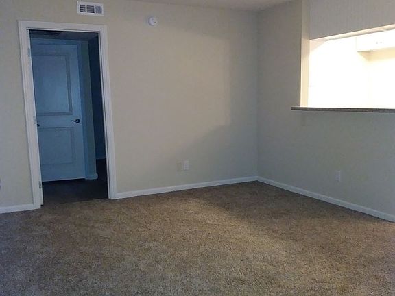 5th image of 21821 Saticoy St #15