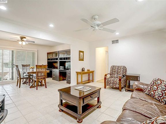 5th image of 8235 Wexford Ct