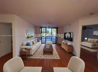 3600 Mystic Pointe Dr APT 310, Aventura, FL 33180