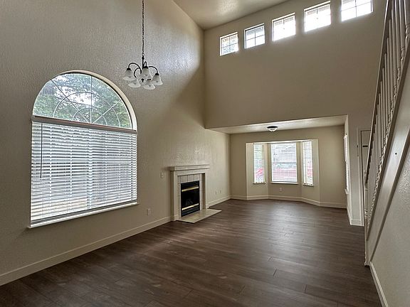 3rd image of 2468 Inglewood Dr