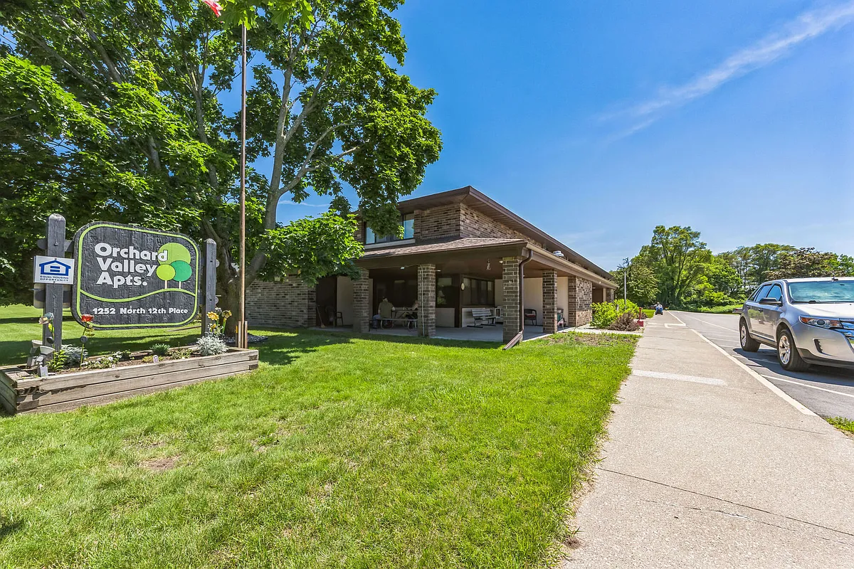 Building Photo - 1252 N 12th Pl