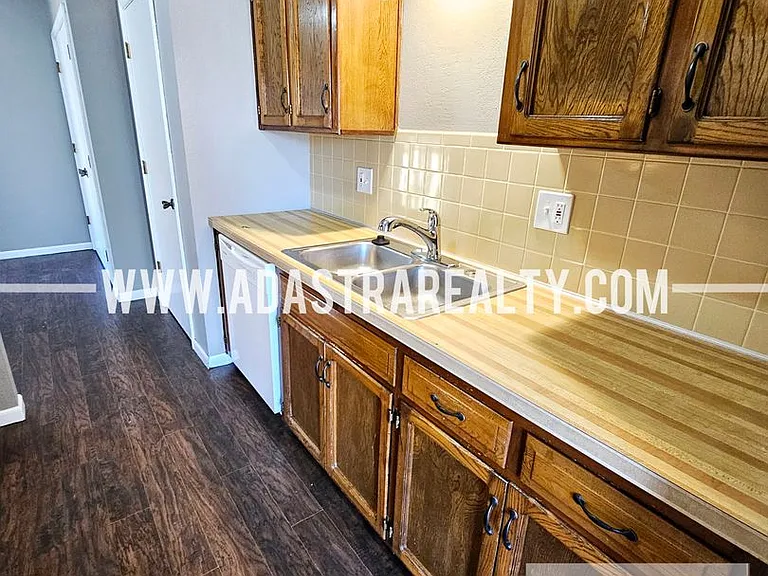 1316 E 123rd Ter #A — Photo 12