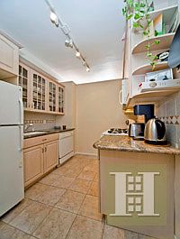 3rd image of 310 W 72nd St #8C