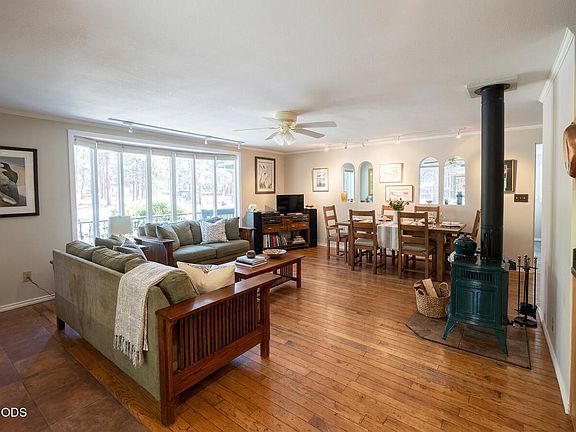 4th image of 15634 Ponderosa Ln