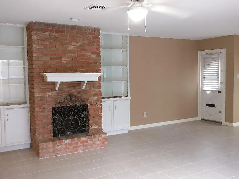 7500 W Loop S Fwy #D — Photo 7