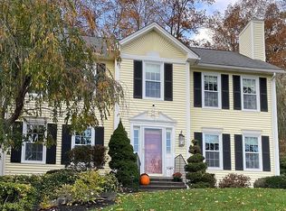 78 Autumn Rd, Dracut, MA 01826