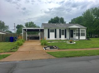 2560 Hawthorne Manor Dr, Florissant, MO