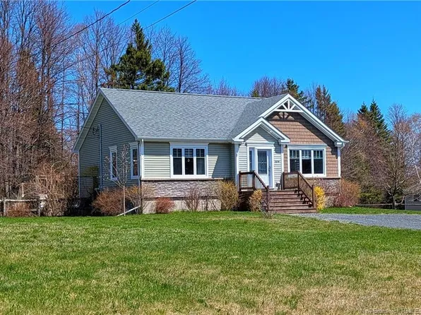 1274 Youghall Dr, Bathurst, NB E2A 4X5