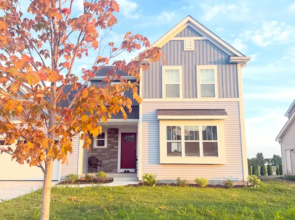 664 E Bluff Cir, Waterford, WI