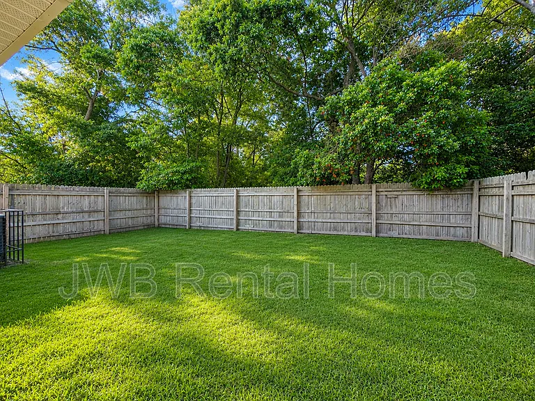 7028 Wilson Blvd — Photo 10