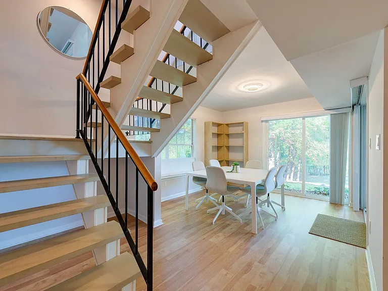 9006 Saint Thomas Ln — Photo 12