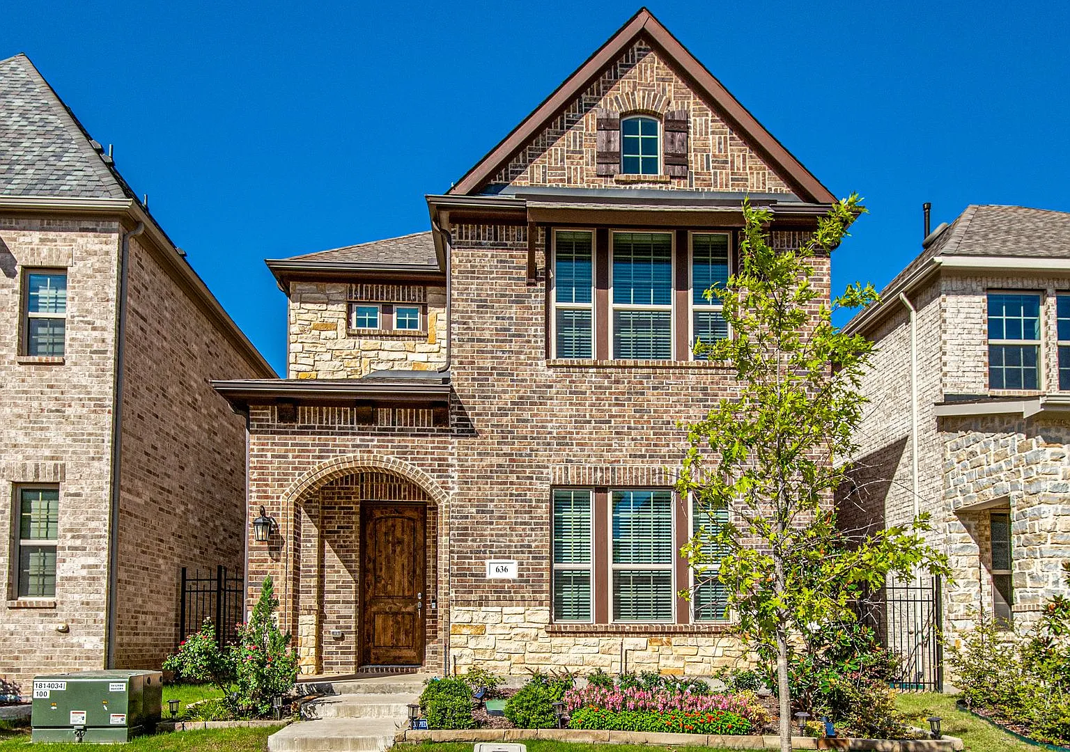 Luxury 3-Story Home in Las Colinas $100 Monthly Incentive for an 18-Month Lease — Photo 1