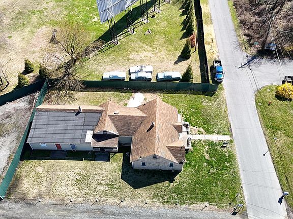 3rd image of 7 Woodland Ave