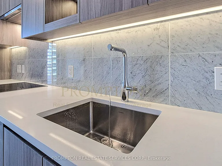95 McMahon Dr #1109 — Photo 14