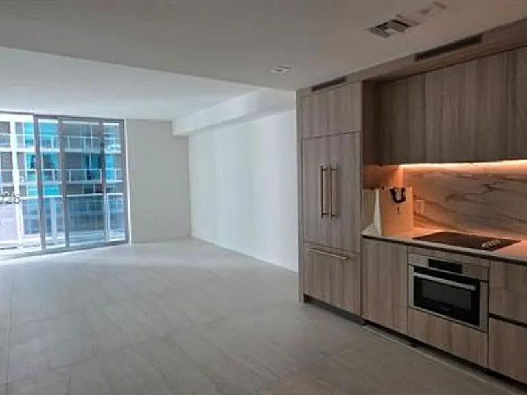 77 SE 5th St #2108 — Photo 2