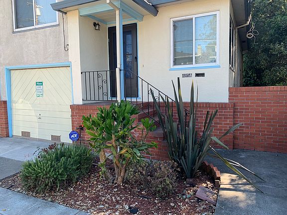 This property is a duplex and this is the street view of the front door.