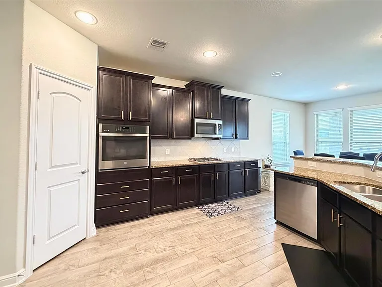 244 Upland Dr — Photo 11