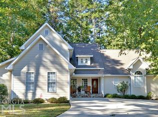 490 Lake View Dr, Lavonia, GA 30553