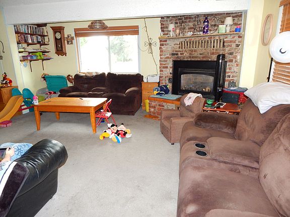 5th image of 219 E Tanglewood Ave