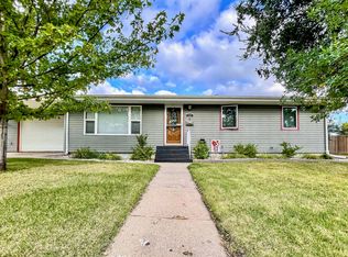 420 24th St NW, Minot, ND 58703