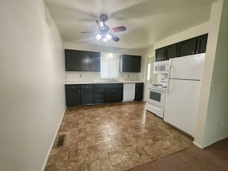 3620 W Albany Ave — Photo 5
