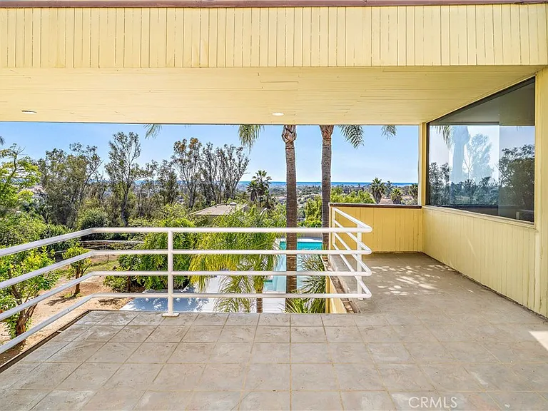 3028 Overhill Dr — Photo 26