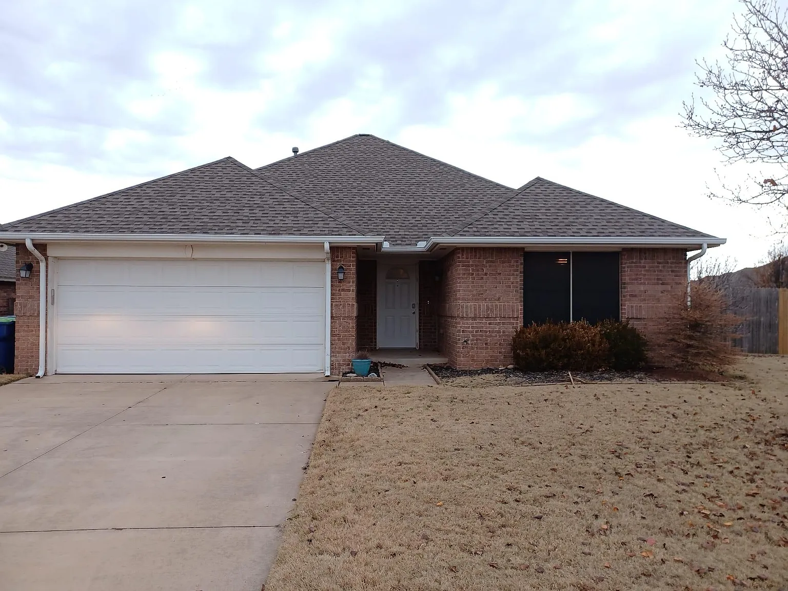 629 Jupiter Ln — Photo 1