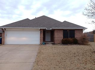 629 Jupiter Ln, Mustang, OK 73064