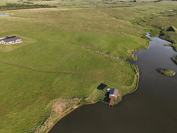 2nd image of 292 14th Rd