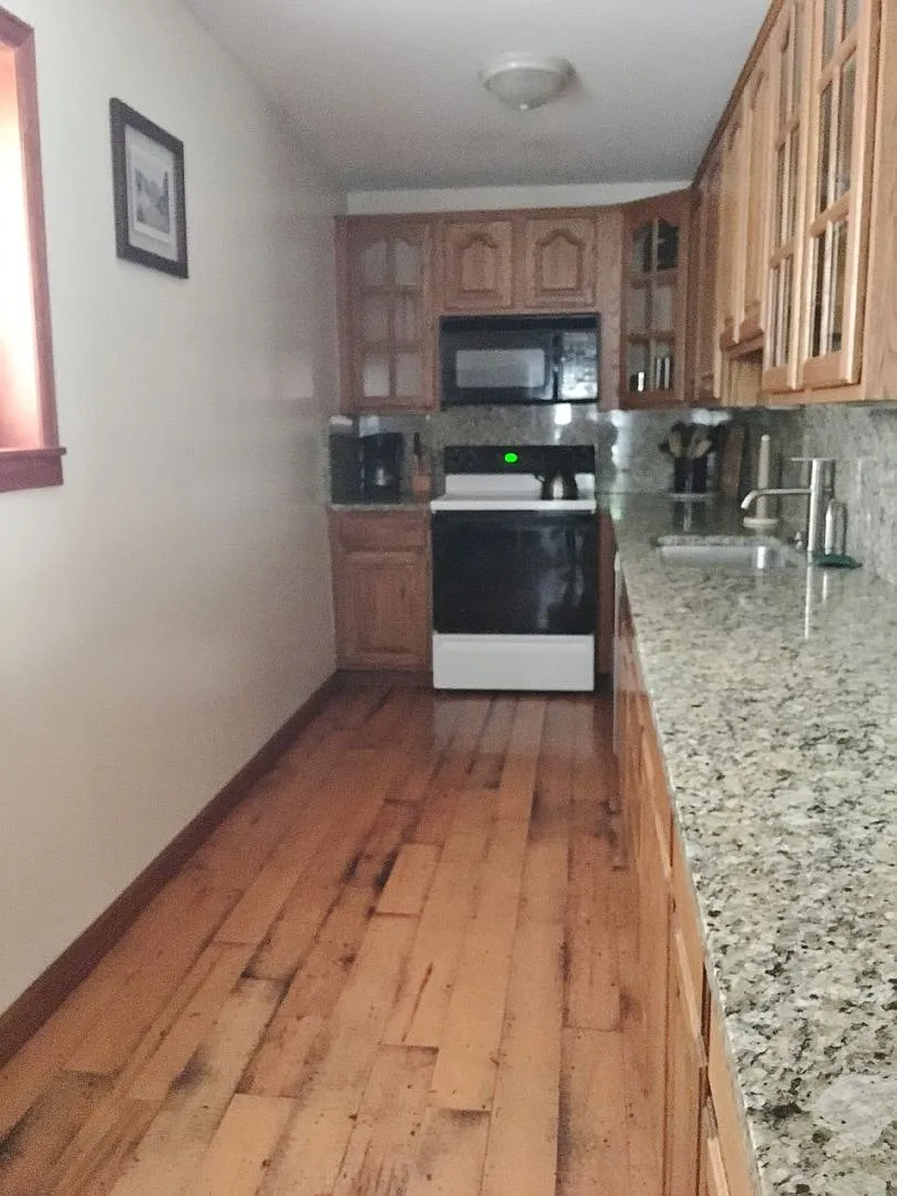 Fully Furnished Home in Historic Glenwood — Photo 2