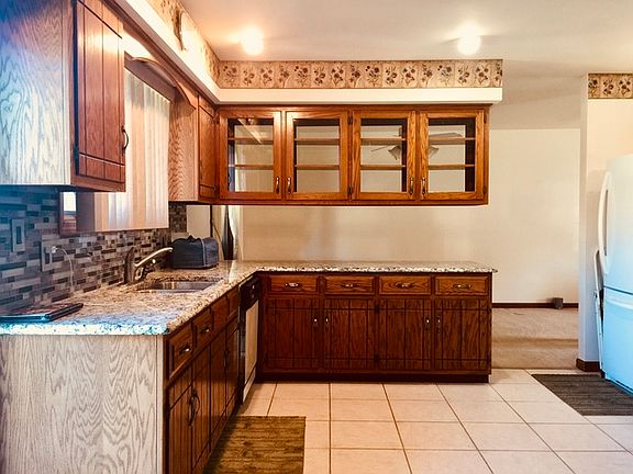 5th image of 105 Julianne Dr