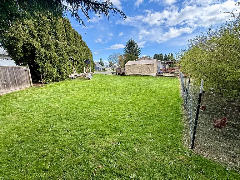 2185 Robyn Dr — Photo 25