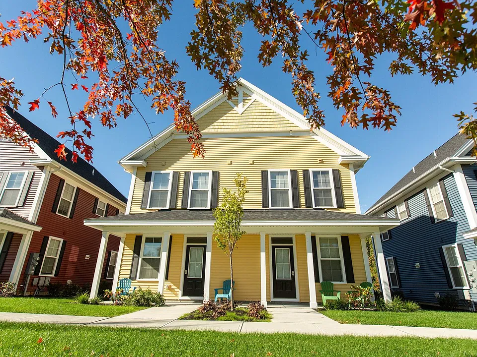 228 Bayberry Cir