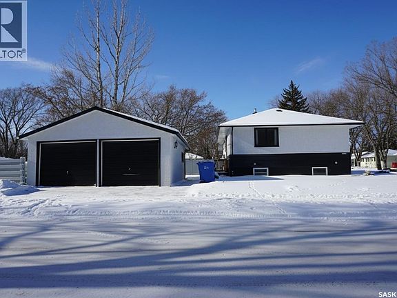 4th image of 81 McNab Cres