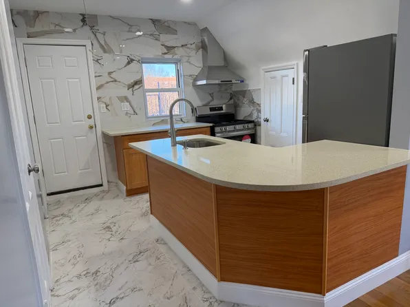 829 East 14th Street image 1 of 13