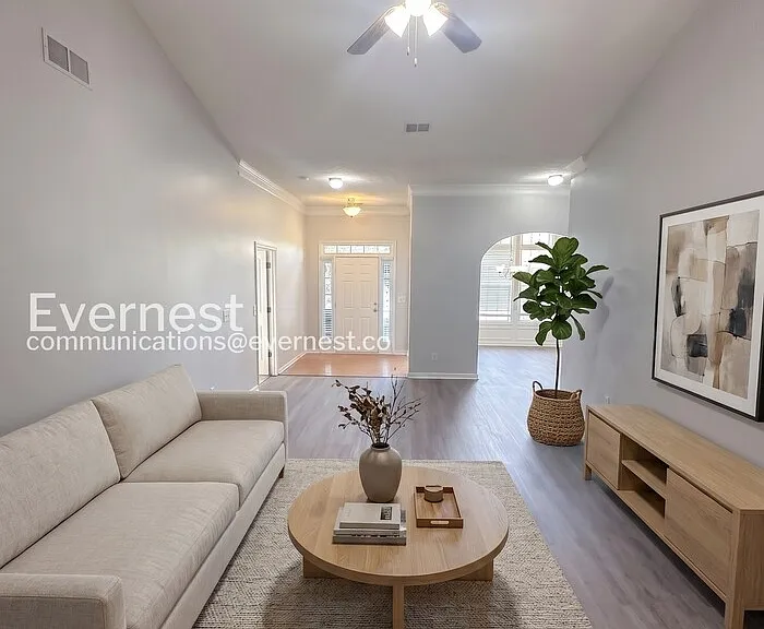190 Greenland Dr — Photo 4